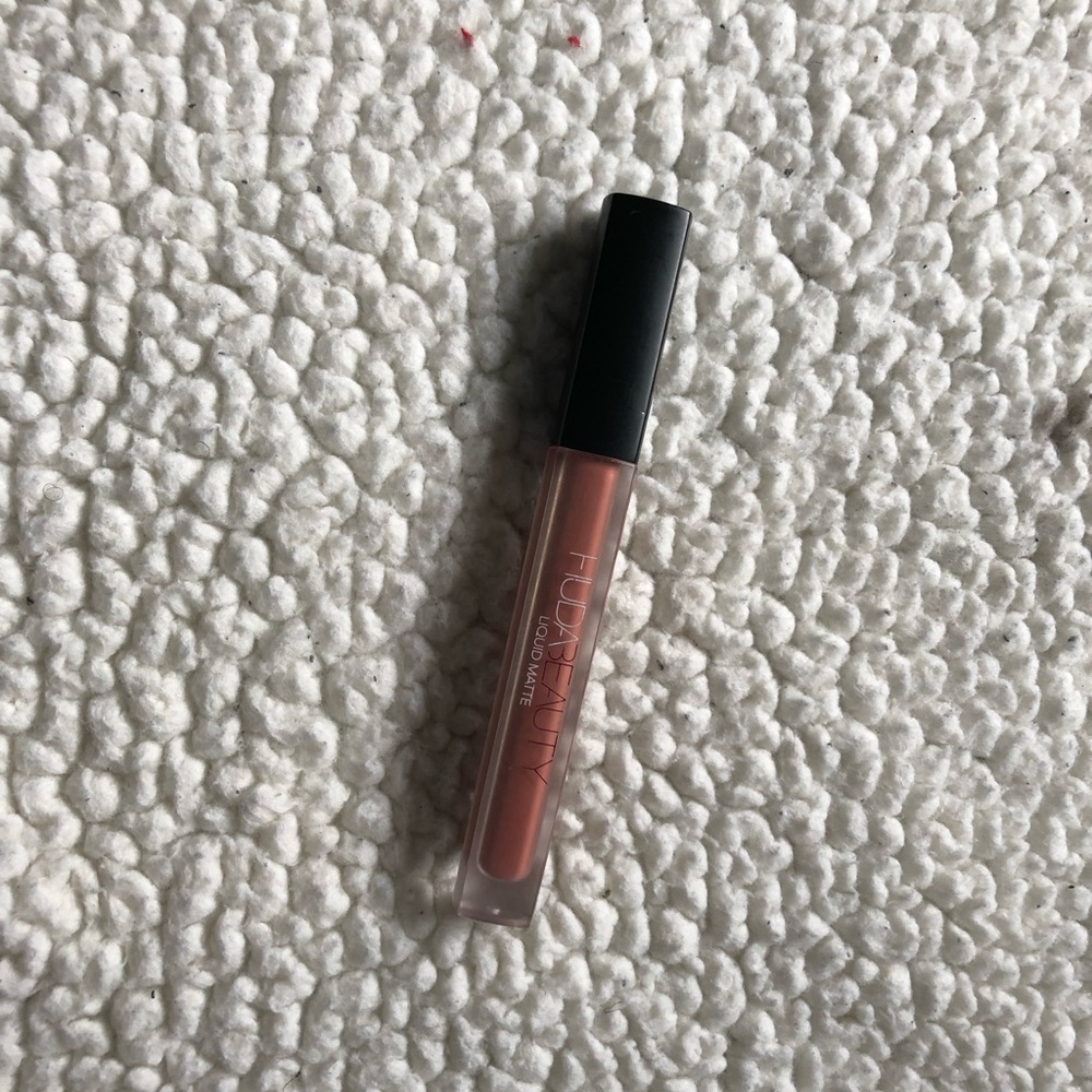Huda Lipstick